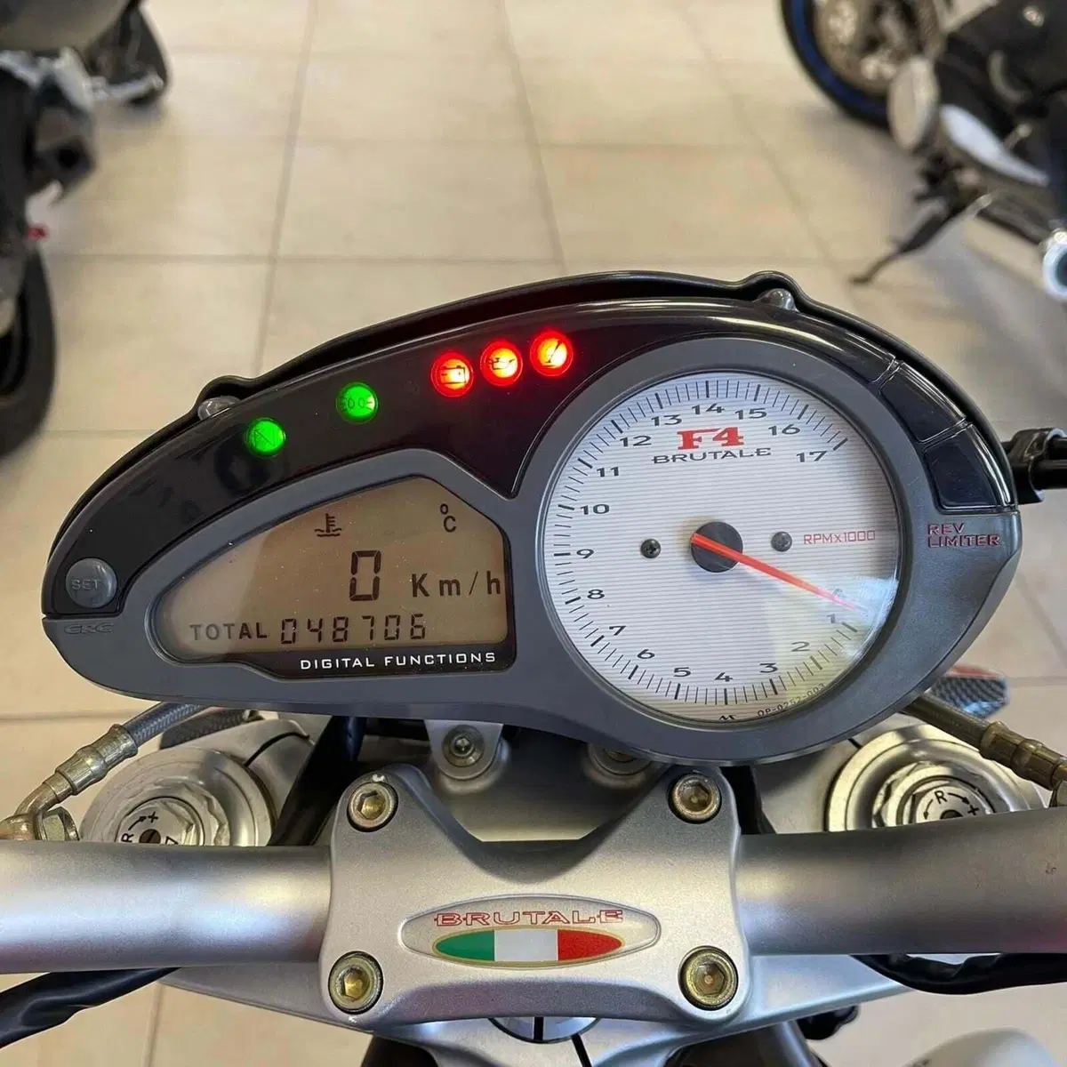 MV Agusta Brutale 750 S (2002 - 06) (2)