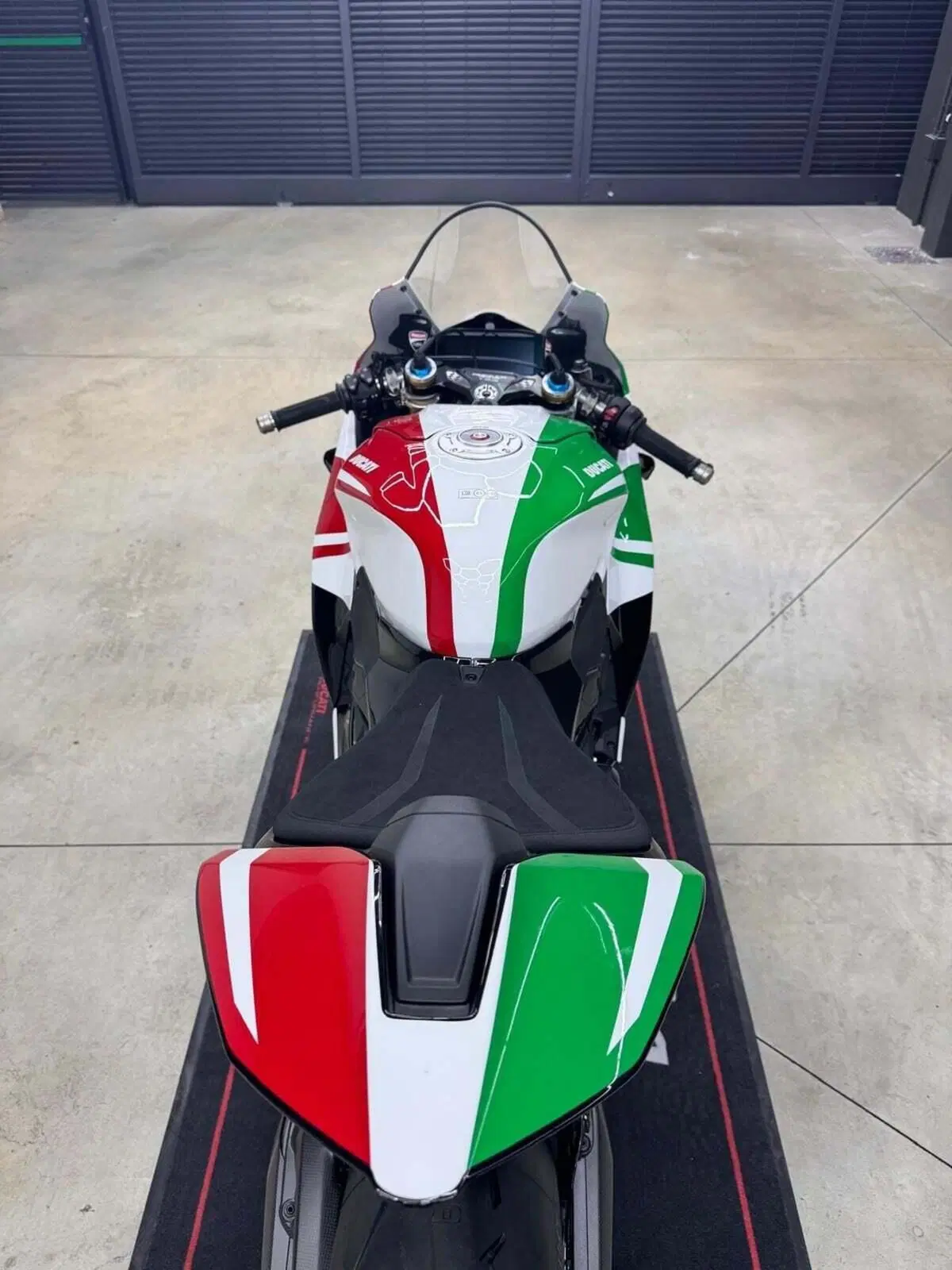 Ducati Panigale V4 Tricolore (2025 - 26) (5)
