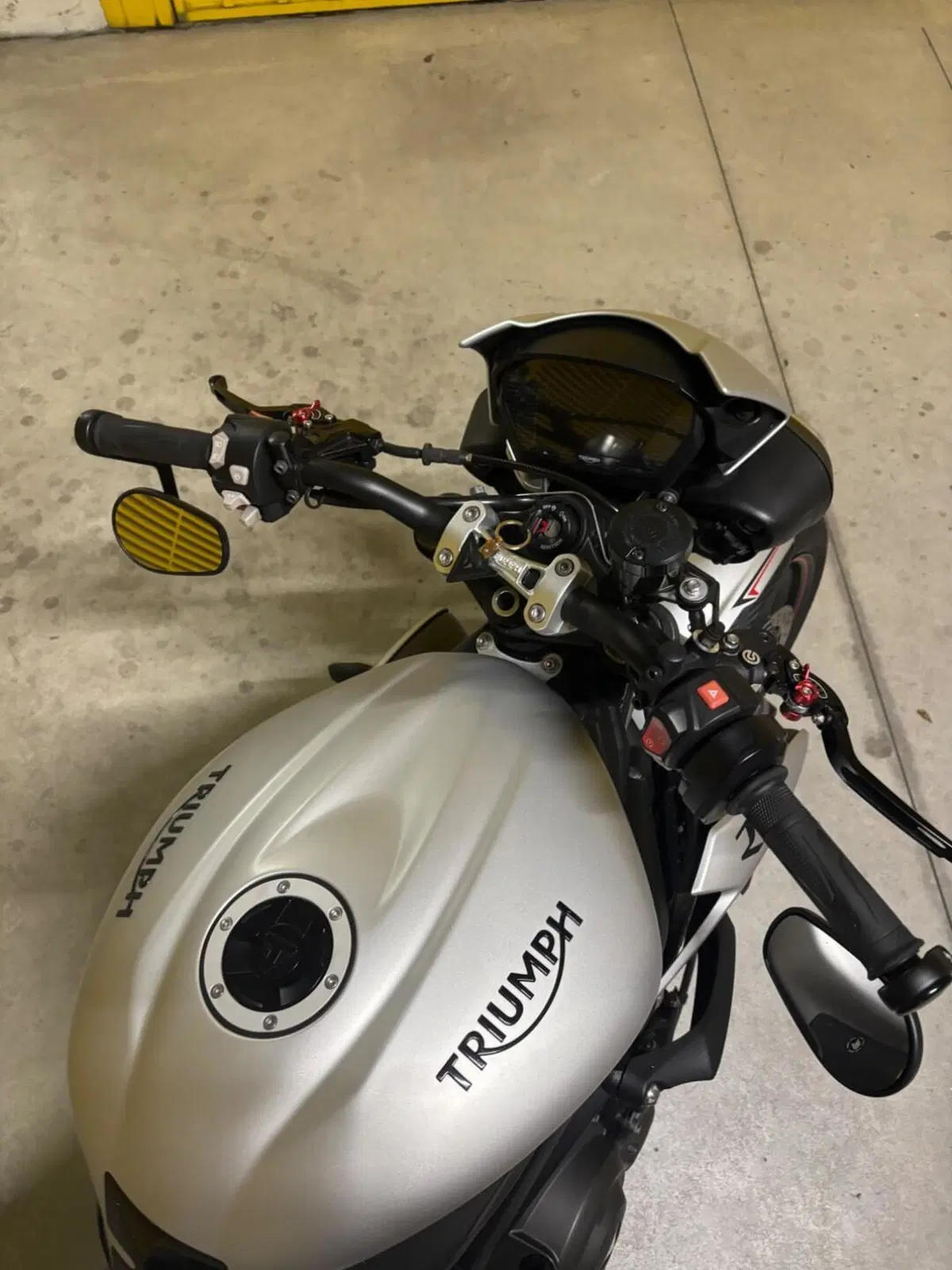 Triumph Street Triple R (2017 - 20) (5)