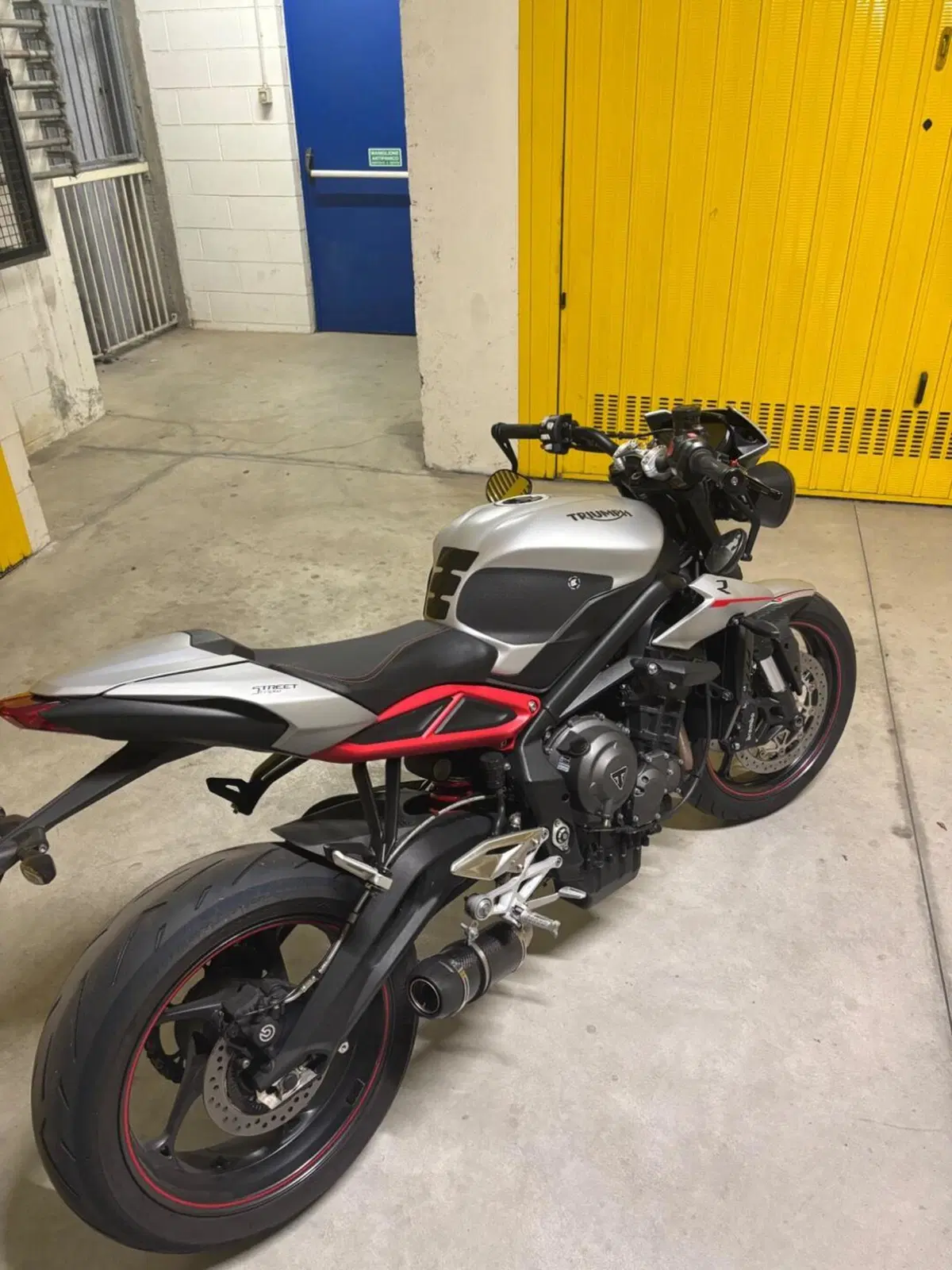 Triumph Street Triple R (2017 - 20) (8)