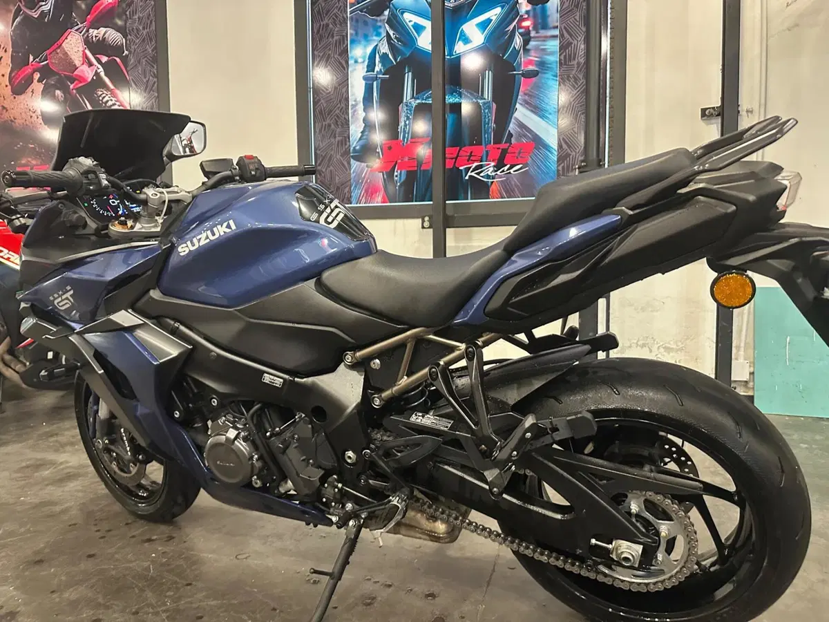 Suzuki GSX-S1000GT (2022 - 24) (4)