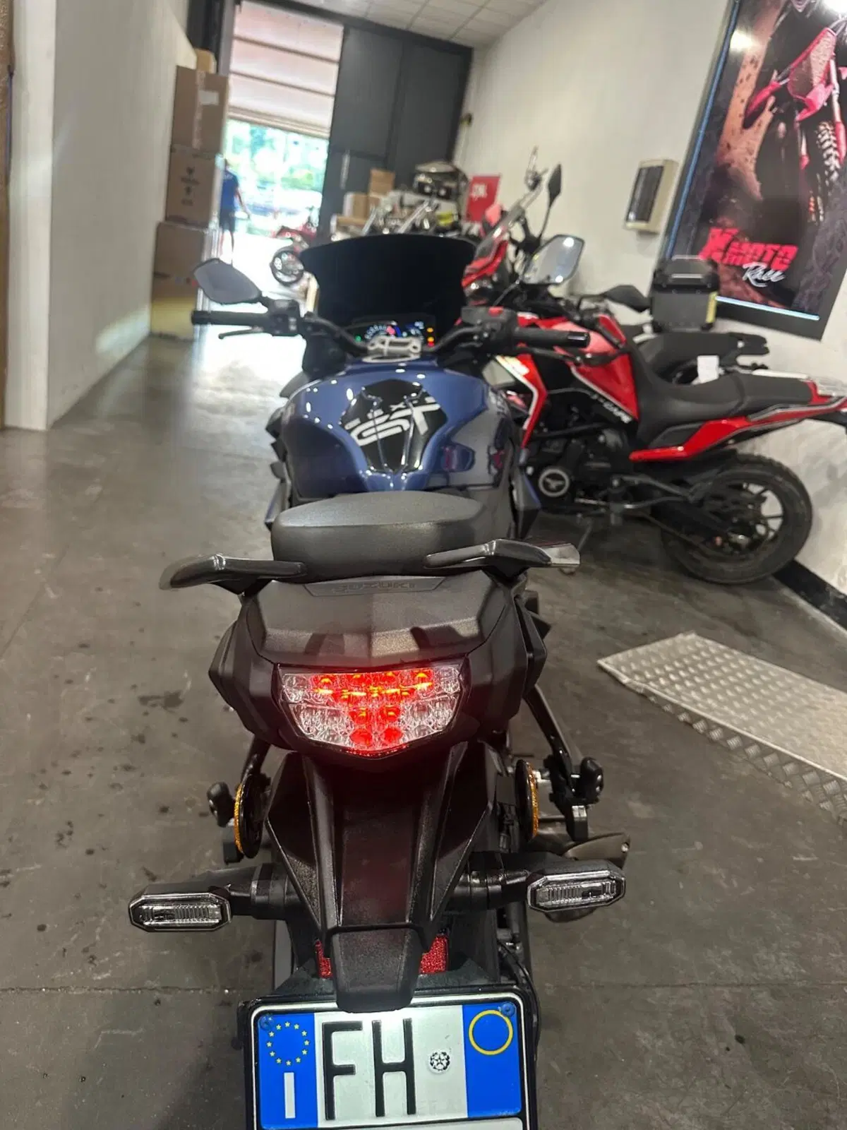 Suzuki GSX-S1000GT (2022 - 24) (9)