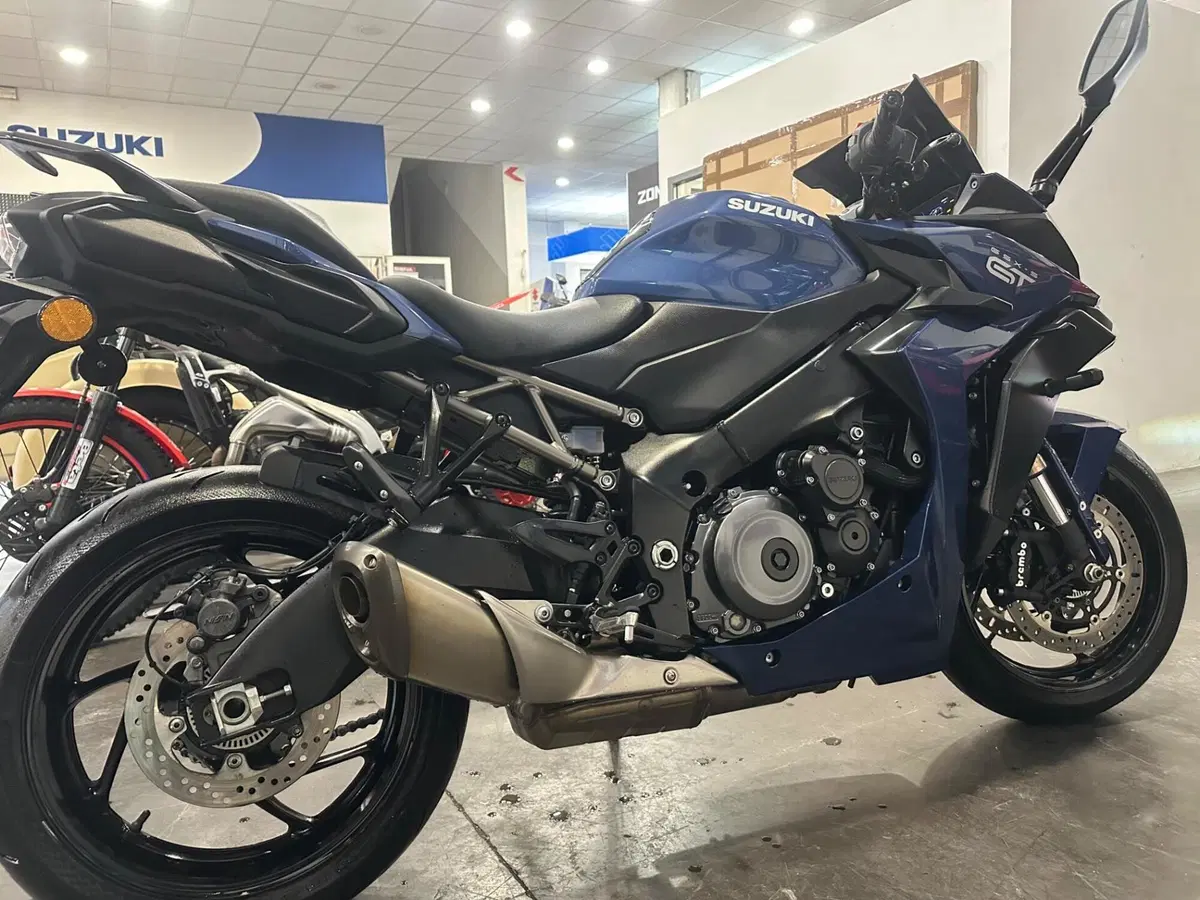 Suzuki GSX-S1000GT (2022 - 24) (11)