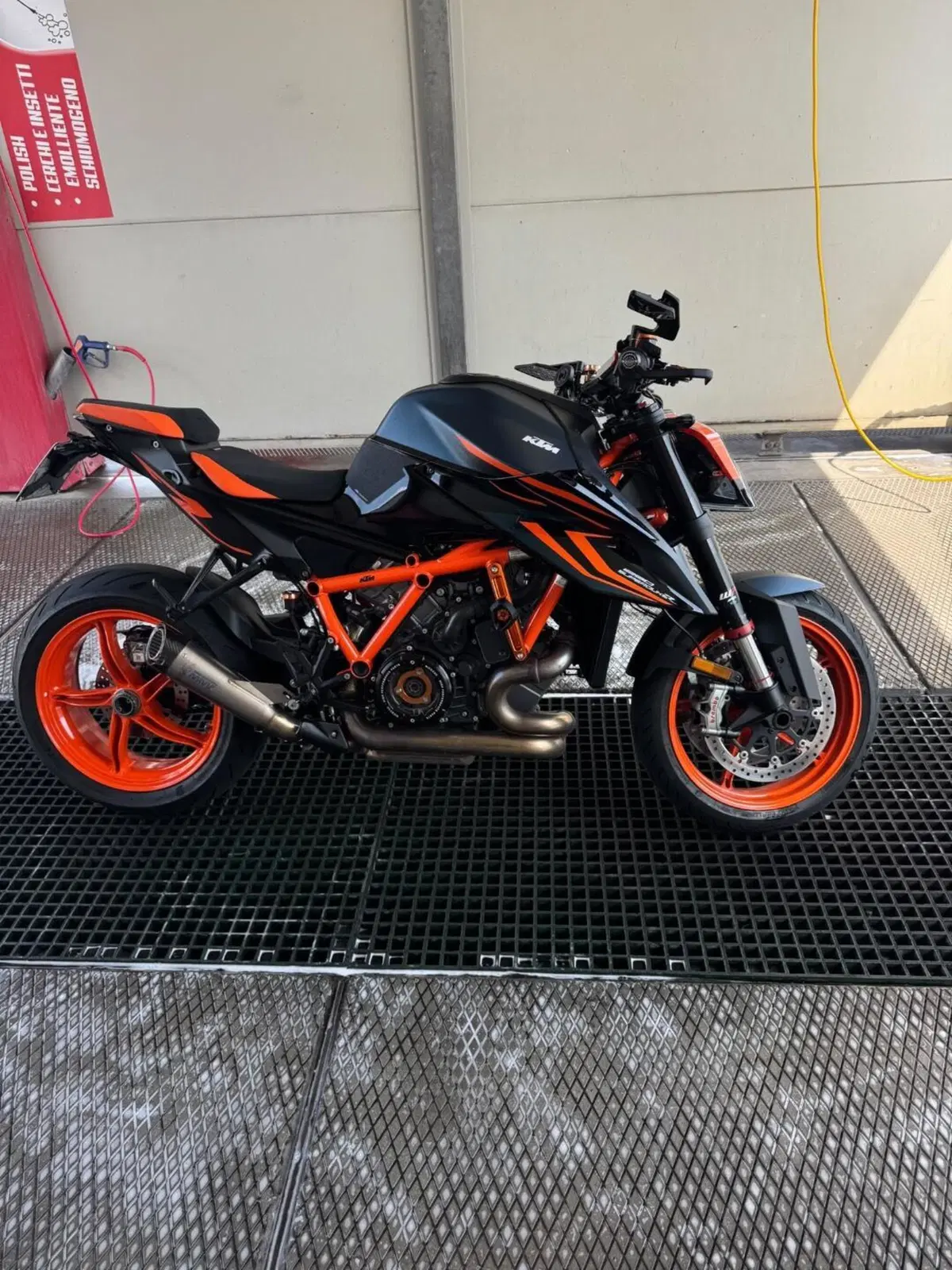 KTM 1290 Super Duke R (2021 - 23) (3)