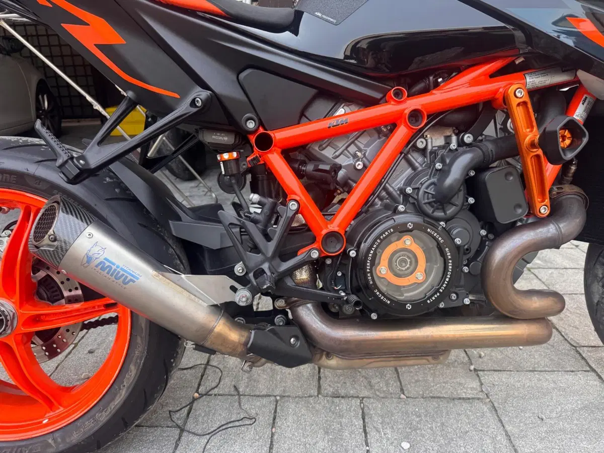KTM 1290 Super Duke R (2021 - 23) (5)