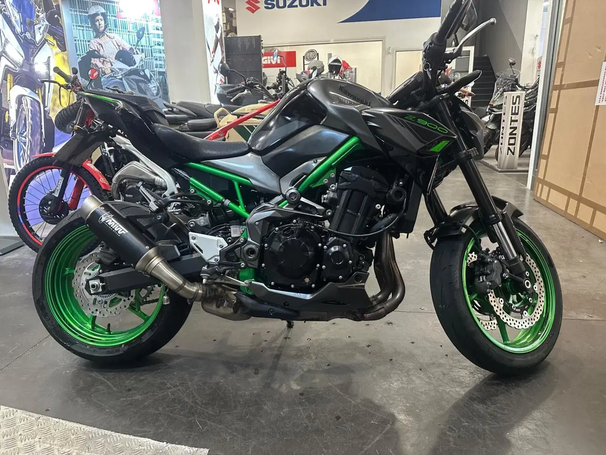Kawasaki Z 900 (2021 - 24) (4)
