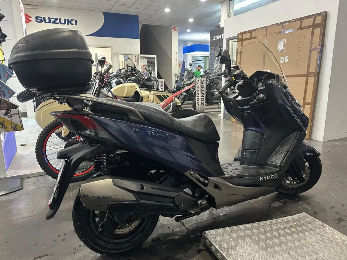 Kymco X-Town 300i (2021 - 24) (5)