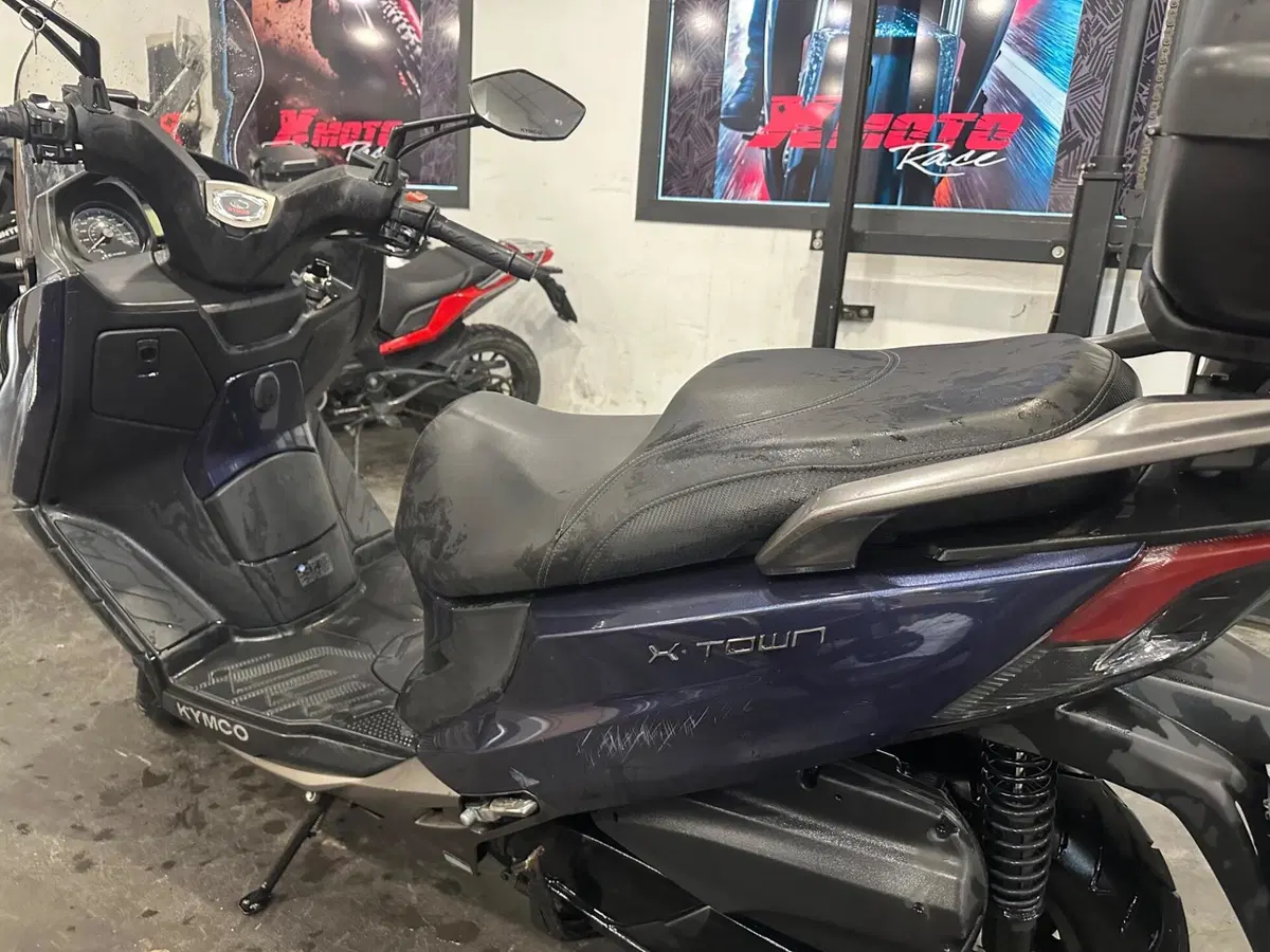 Kymco X-Town 300i (2021 - 24) (11)