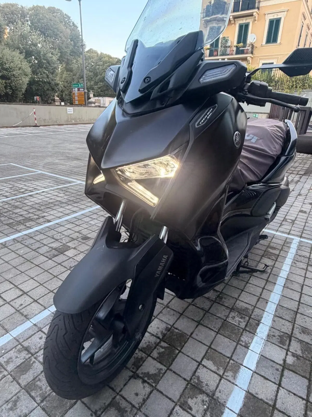 Yamaha X-Max 300 Tech Max (2021 - 24)