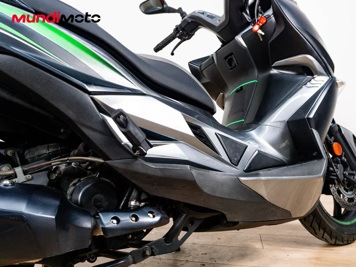 Kawasaki J 300 ABS (2014 - 16) (4)