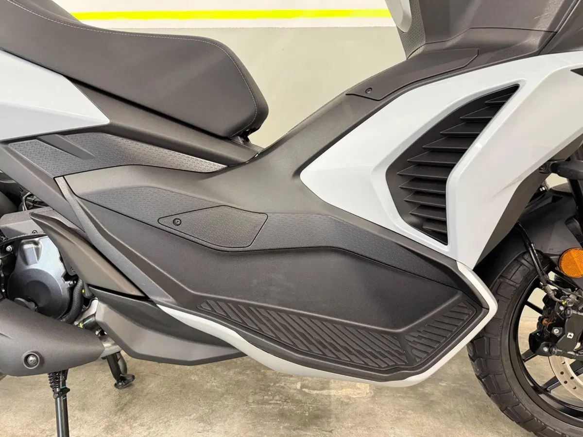 Aprilia SR GT 400 (2026) (5)