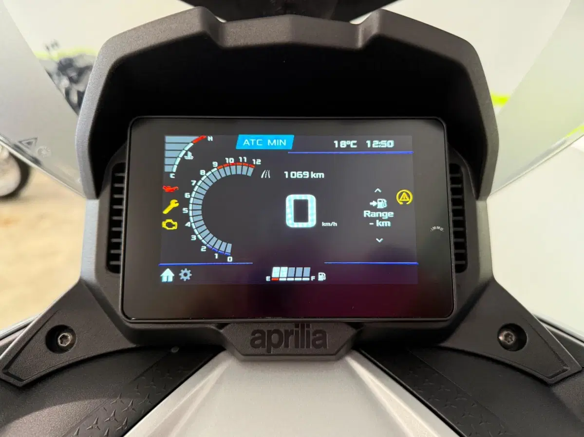 Aprilia SR GT 400 (2026) (12)