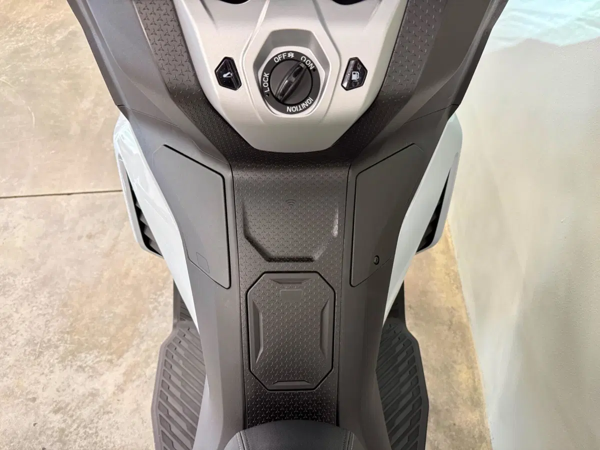 Aprilia SR GT 400 (2026) (14)