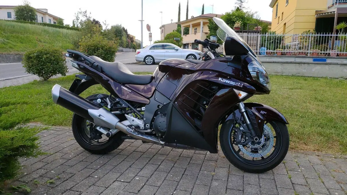 Kawasaki GTR 1400 ABS (2010 - 14) (2)