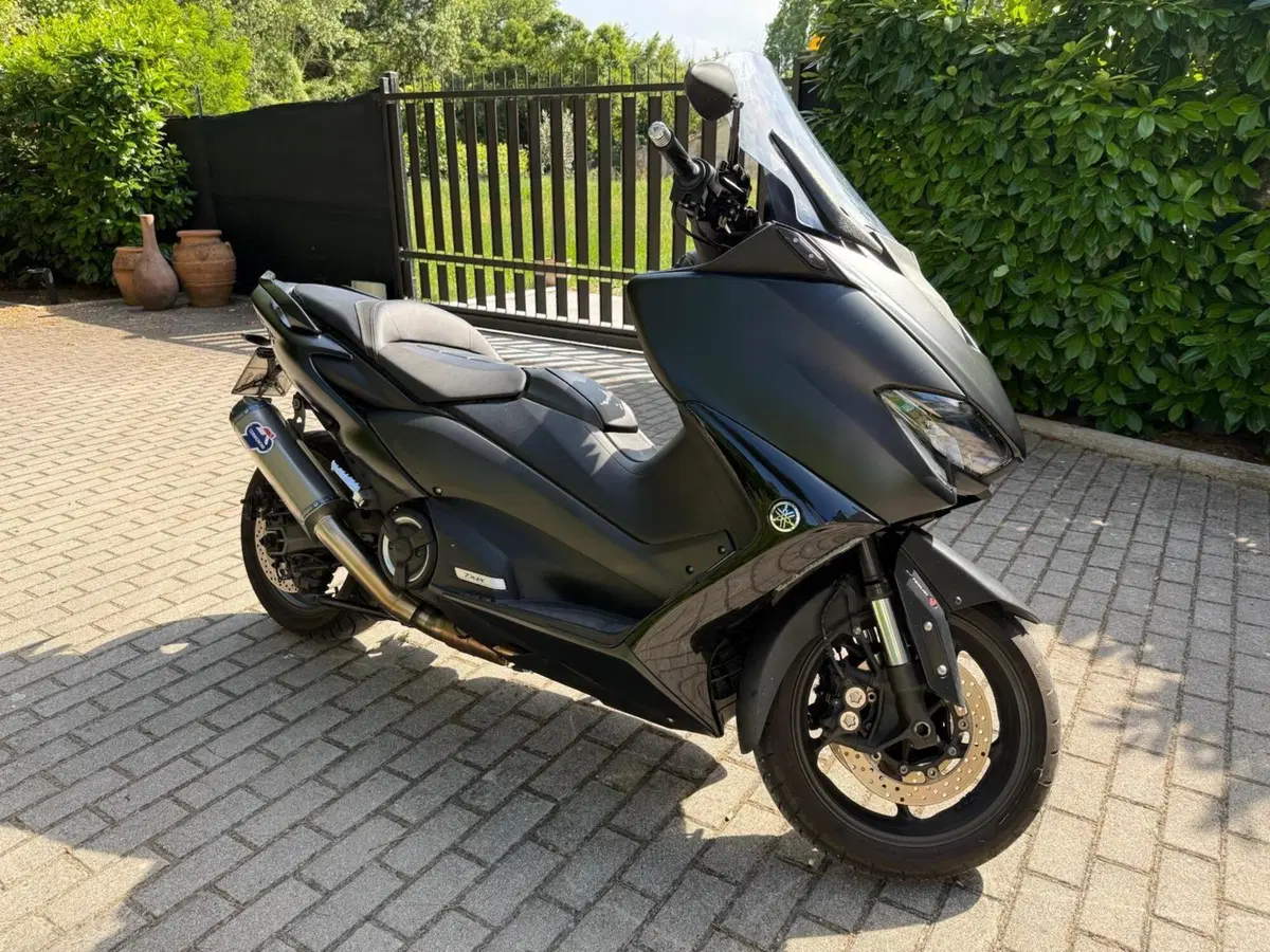 Yamaha T-Max 560 (2020 - 21) (4)