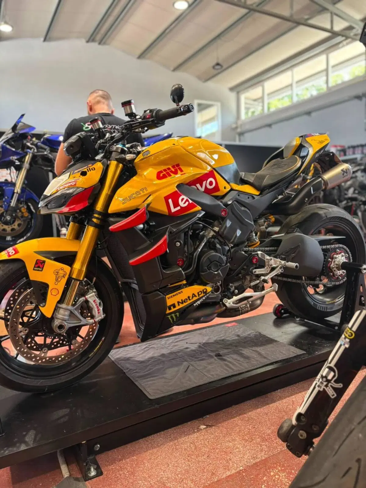 Ducati Streetfighter V4 S (2023 - 24) (10)