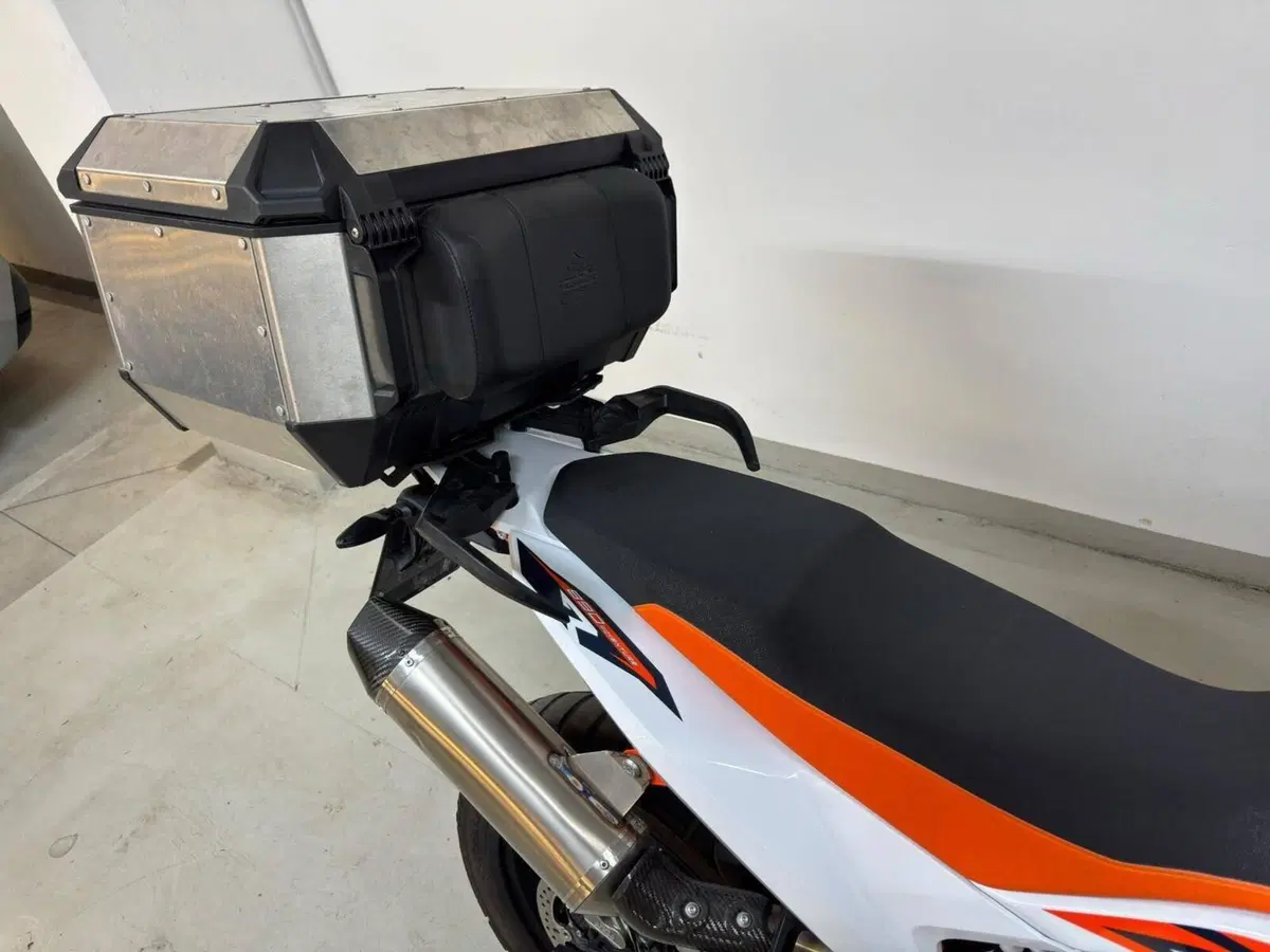 KTM 890 Adventure R (2023 - 24) (17)
