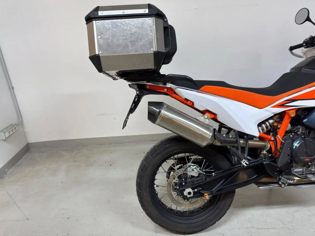 KTM 890 Adventure R (2023 - 24) (18)