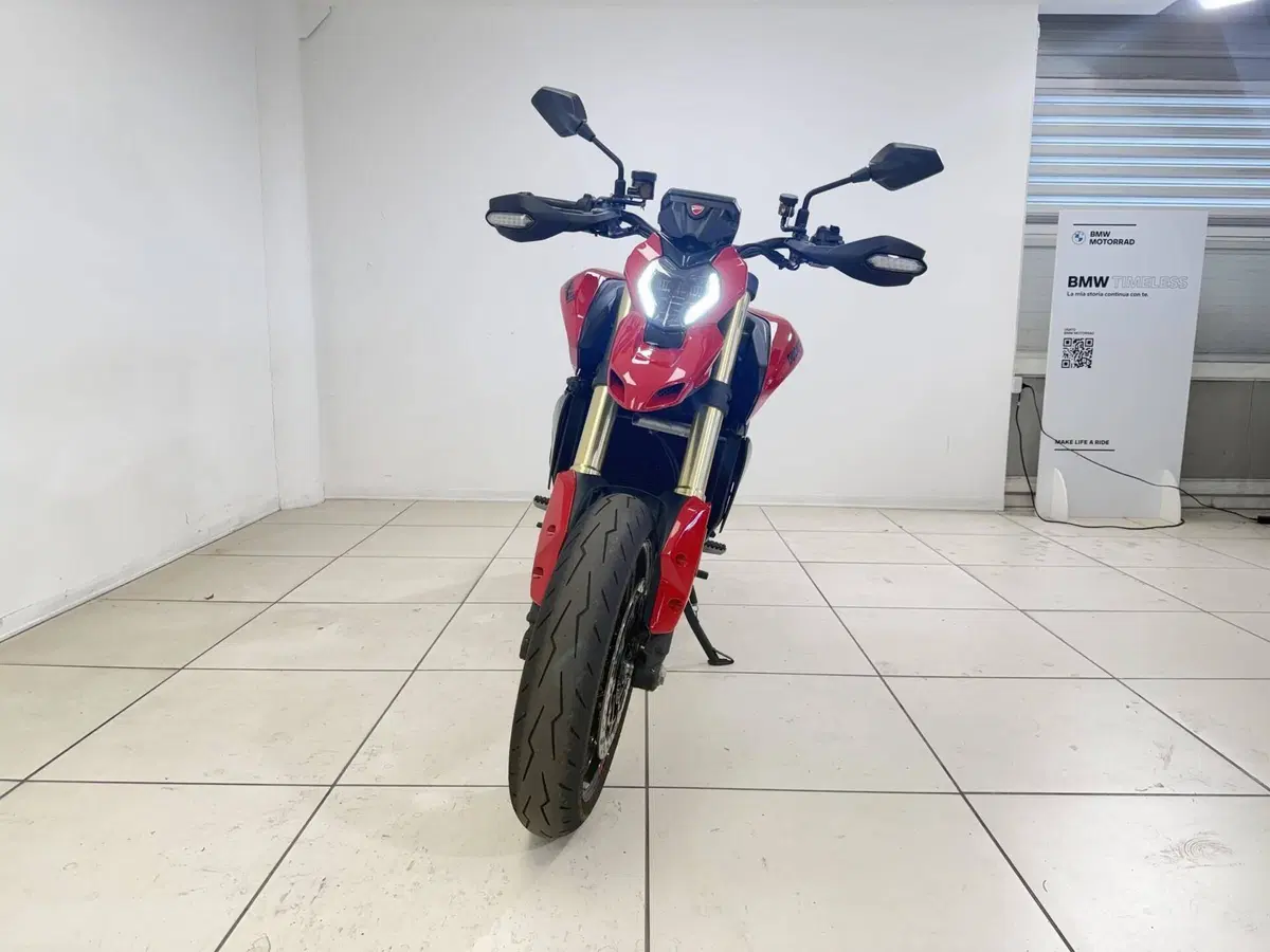 Ducati Hypermotard V2 (2026) (3)