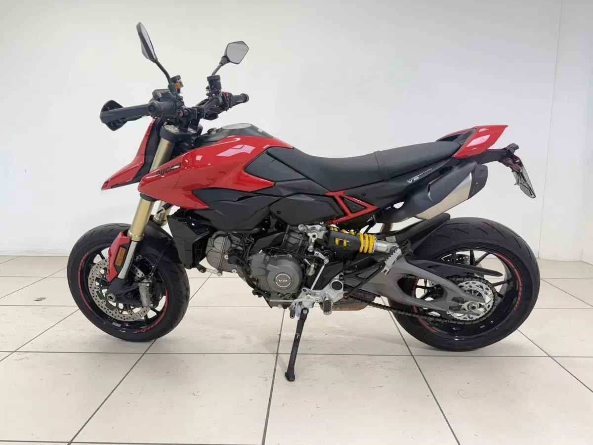 Ducati Hypermotard V2 (2026) (5)