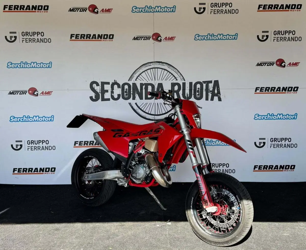 GASGAS MC 125 (2024) (2)
