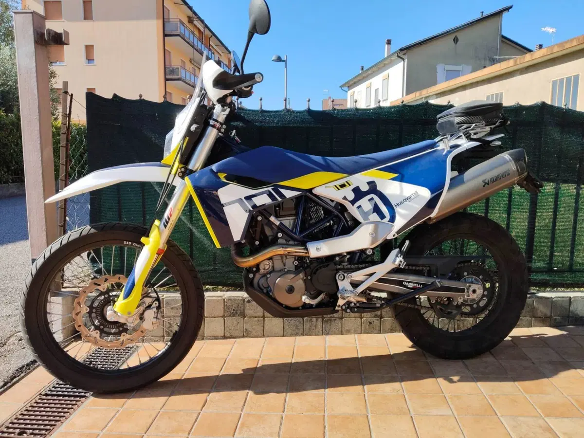 Husqvarna 701 Enduro (2022) (5)