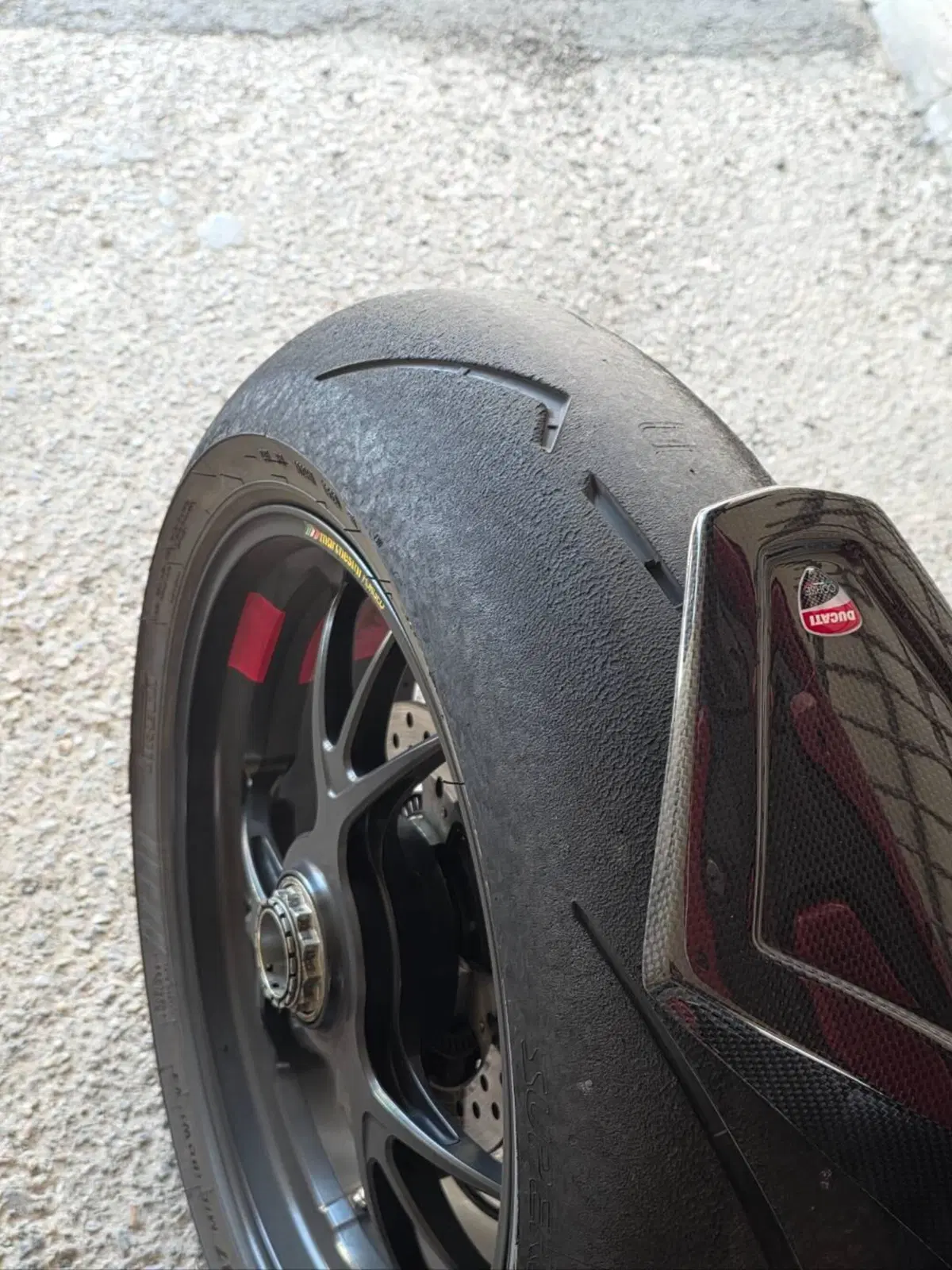 Ducati Panigale V4 S 1100 (2021) (3)