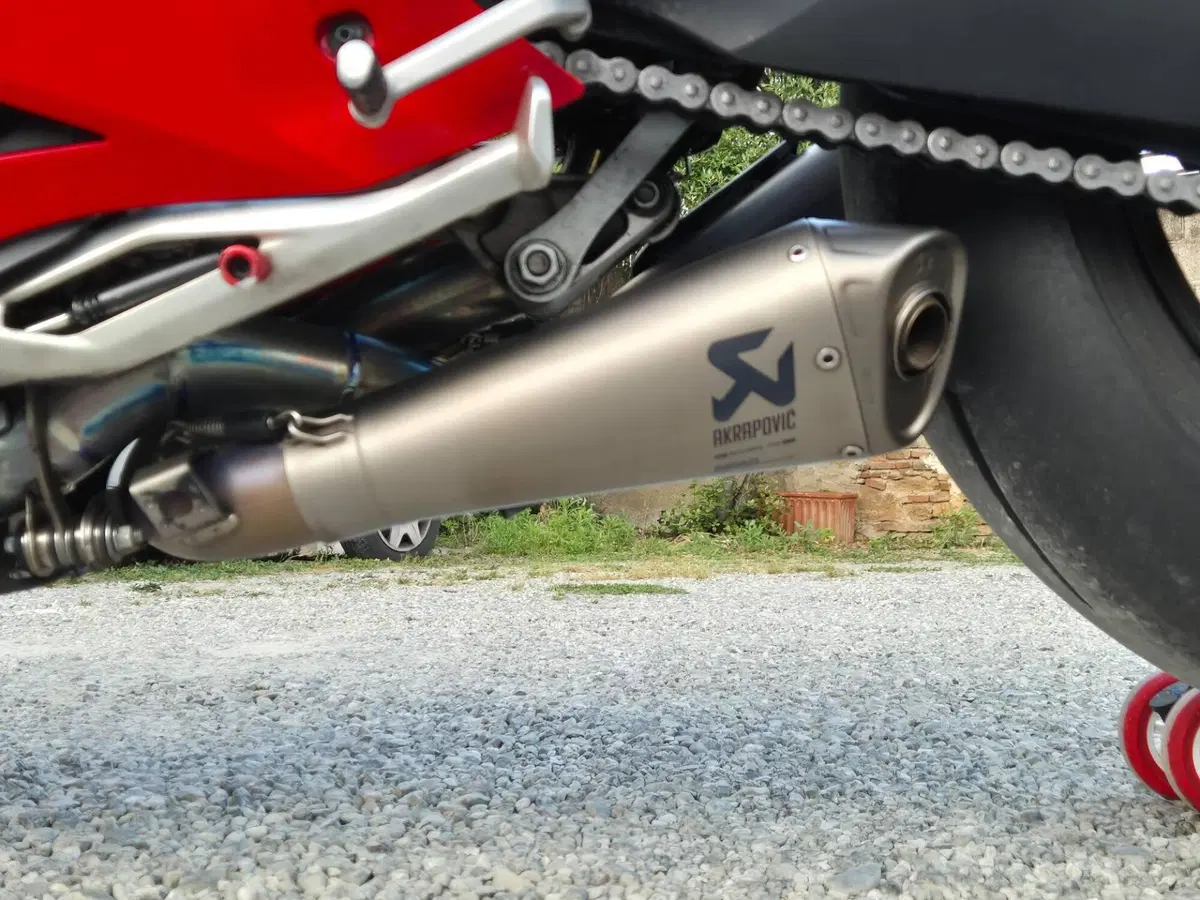Ducati Panigale V4 S 1100 (2021) (12)