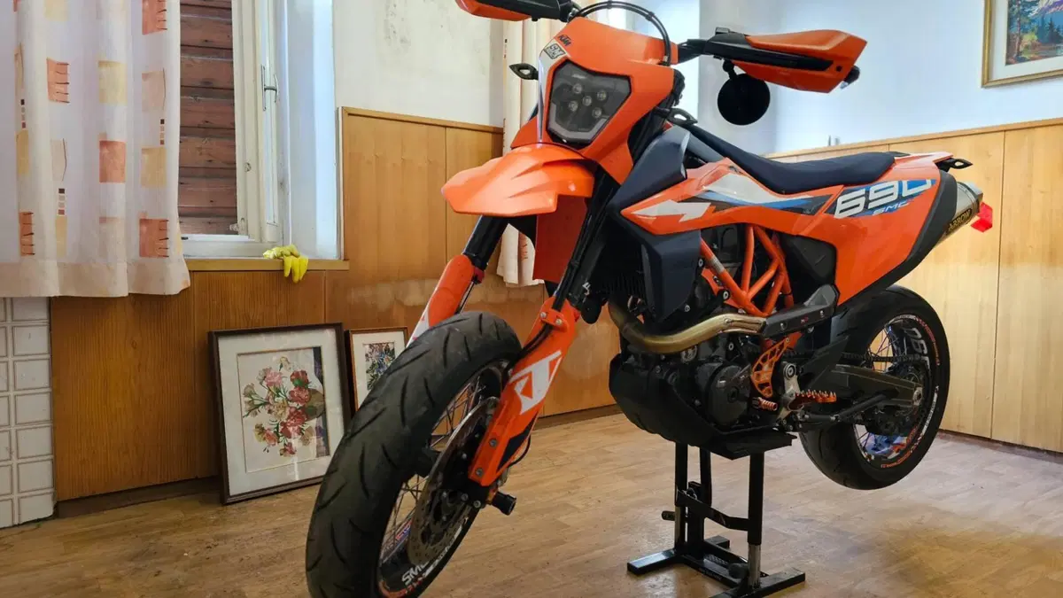 KTM 690 SMC R (2023 - 25) (2)