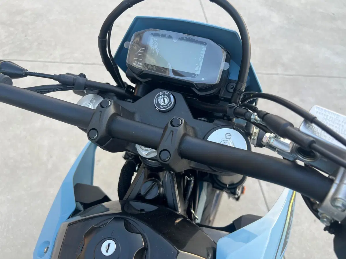 Suzuki DR-Z4SM (2025 - 26) (2)