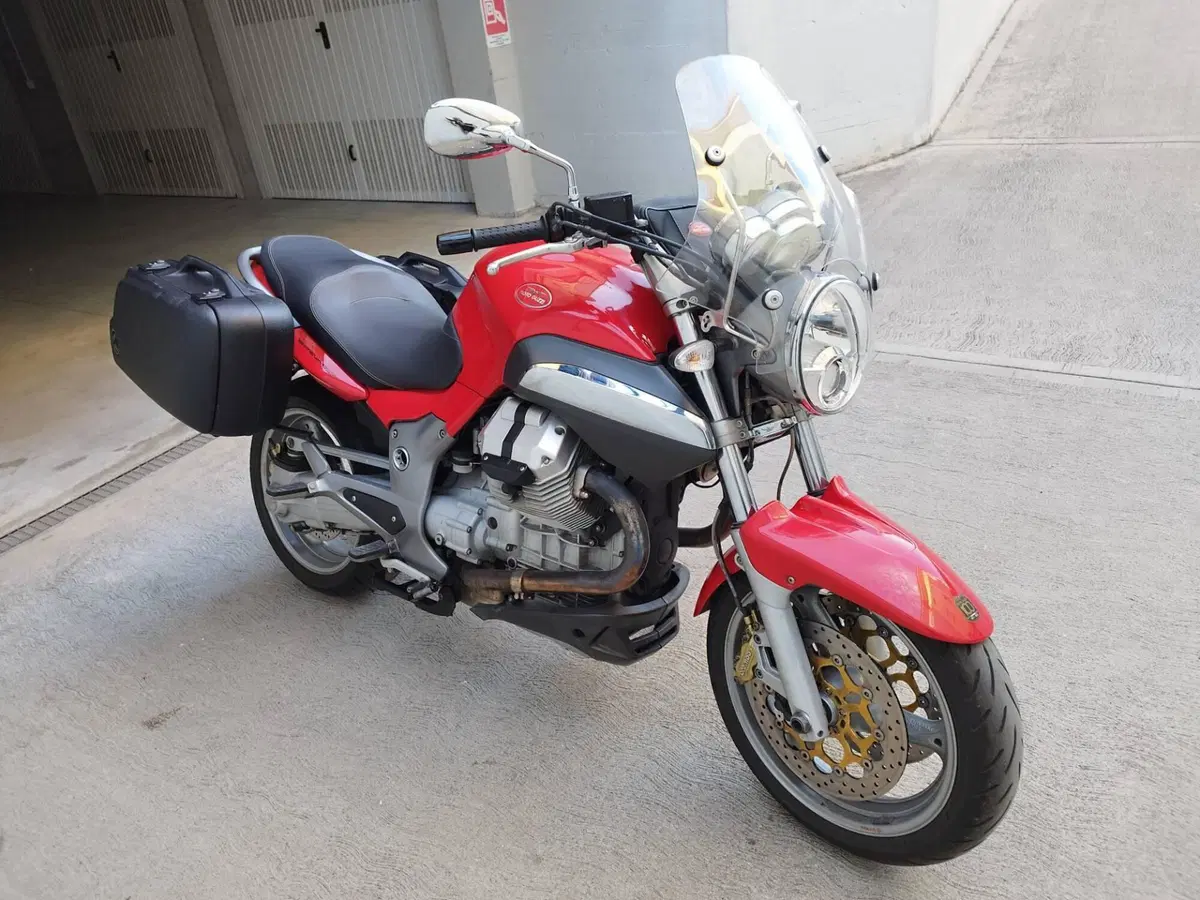 Moto Guzzi Breva 850 (2006 - 11) (2)