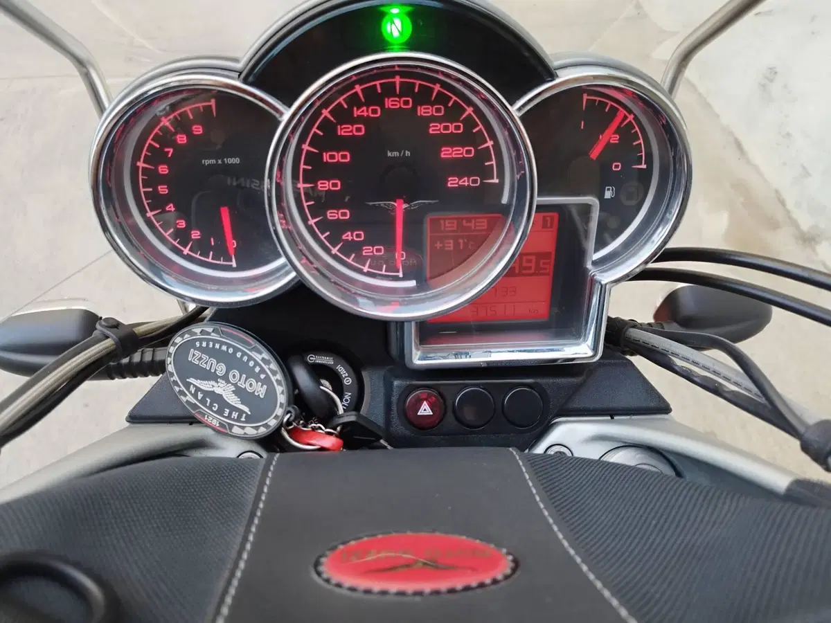 Moto Guzzi Breva 850 (2006 - 11) (8)