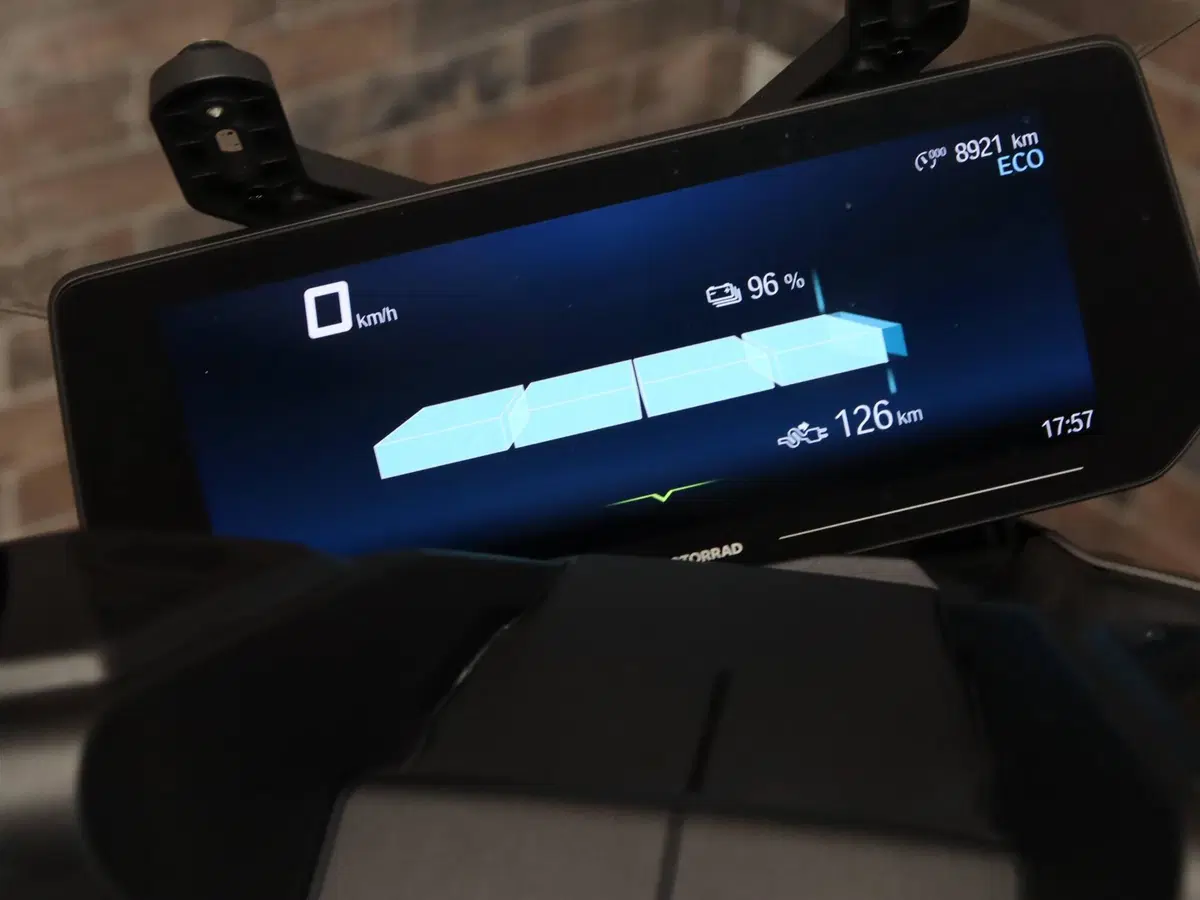Bmw CE 04 (2021 - 25) (13)