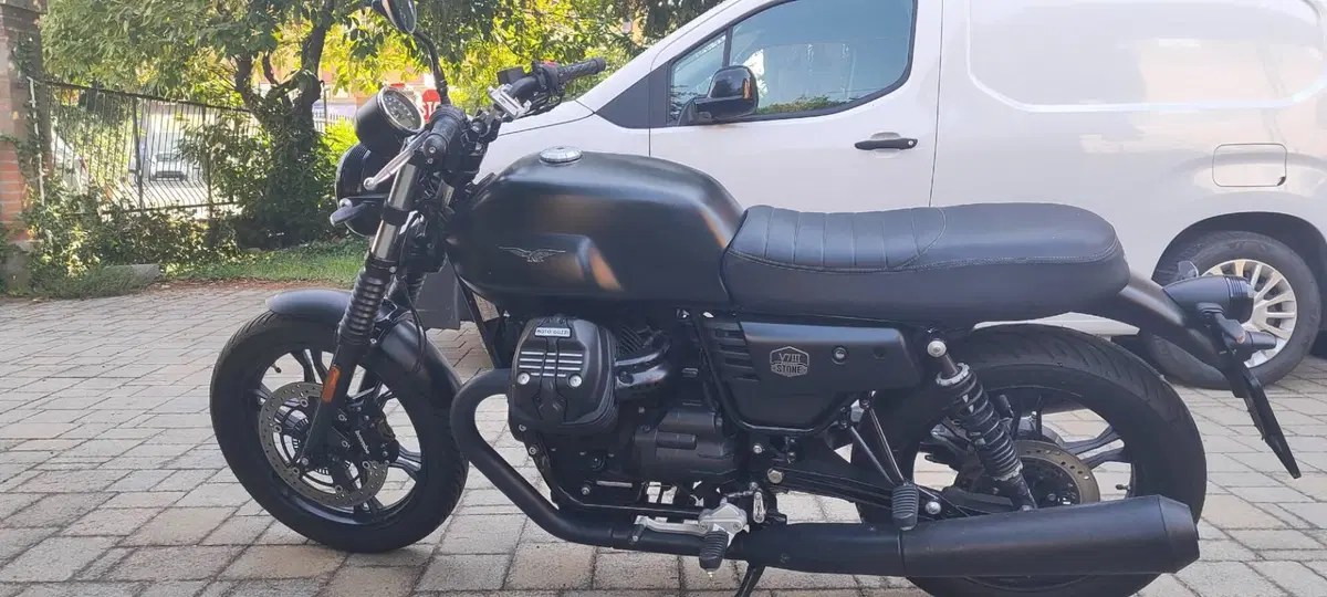 Moto Guzzi V7 III Stone Night Pack (2019 - 20) (8)