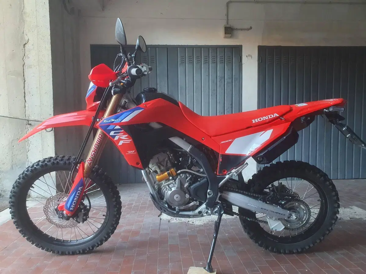 Honda CRF 300L Red Edition (2026) (2)