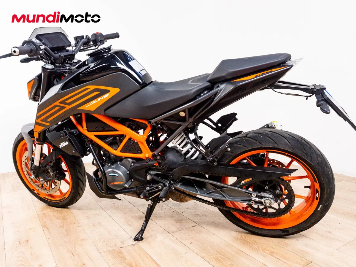 KTM 125 Duke (2026) (7)