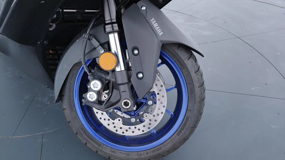 Yamaha T-Max 560 (2025 - 26) (9)