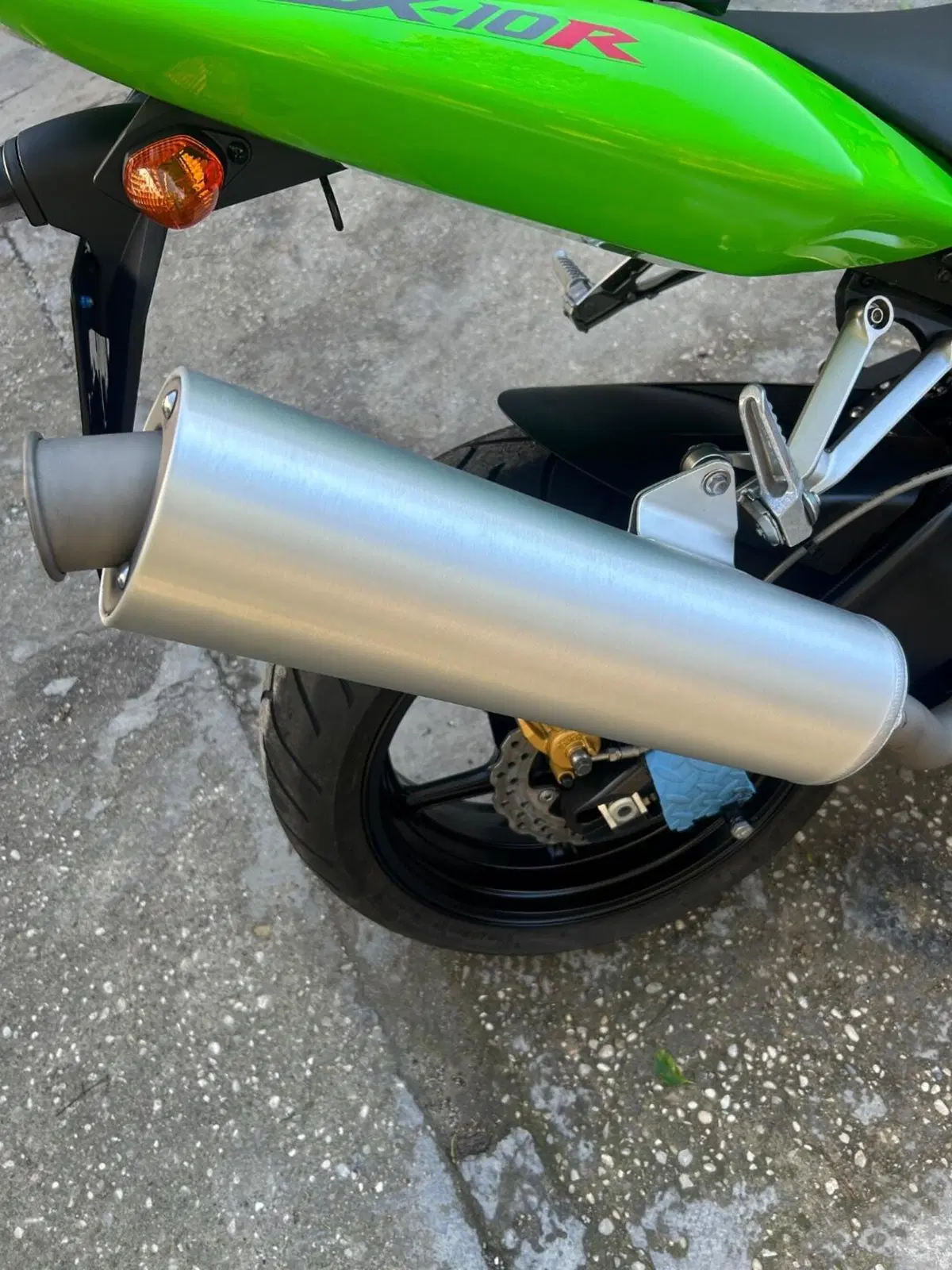 Kawasaki Ninja 1000 ZX-10R (2004 - 05) (9)