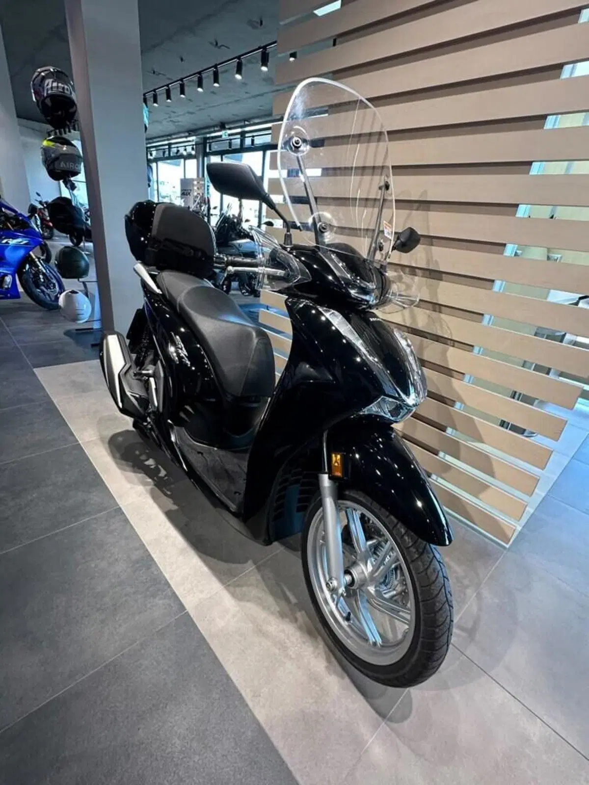 Honda SH 350 (2021 - 24) (3)
