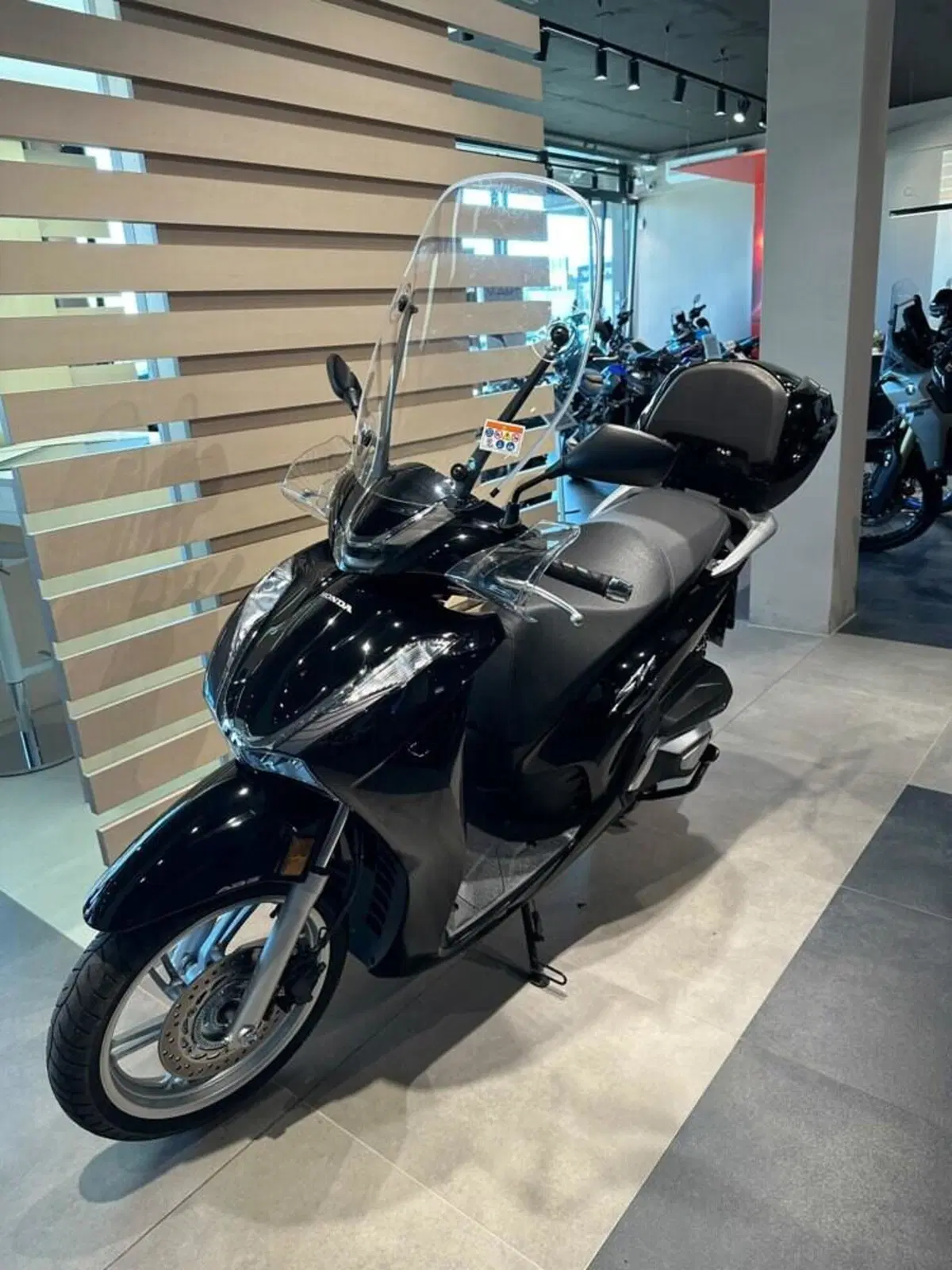 Honda SH 350 (2021 - 24) (4)