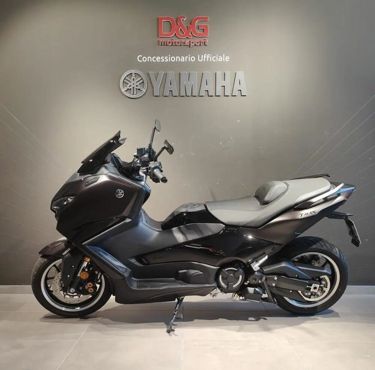 Yamaha T-Max 560 Tech Max (2025 - 26) (4)