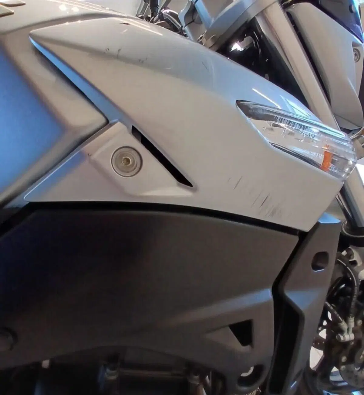 Suzuki GSR 600 (2006 - 11) (6)
