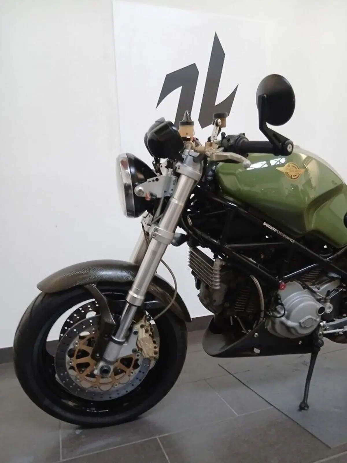 Ducati Monster 900 Dark (1999 - 02) (7)
