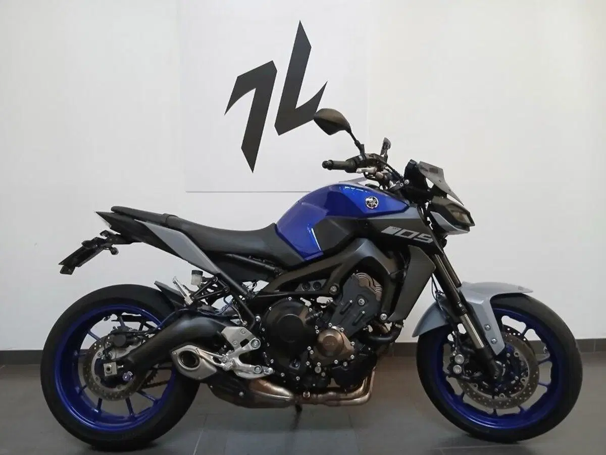 Yamaha MT-09 (2017 - 20) (2)