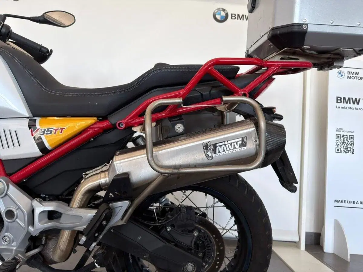 Moto Guzzi V85 TT Evocative Graphics (2019 - 20) (5)