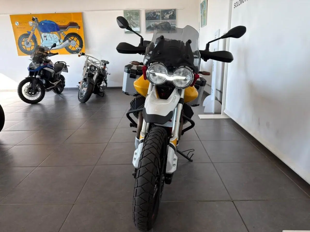 Moto Guzzi V85 TT Evocative Graphics (2019 - 20) (3)