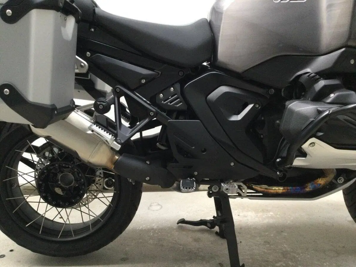 Bmw R 1300 GS Adventure Triple Black (2025 - 26) (6)
