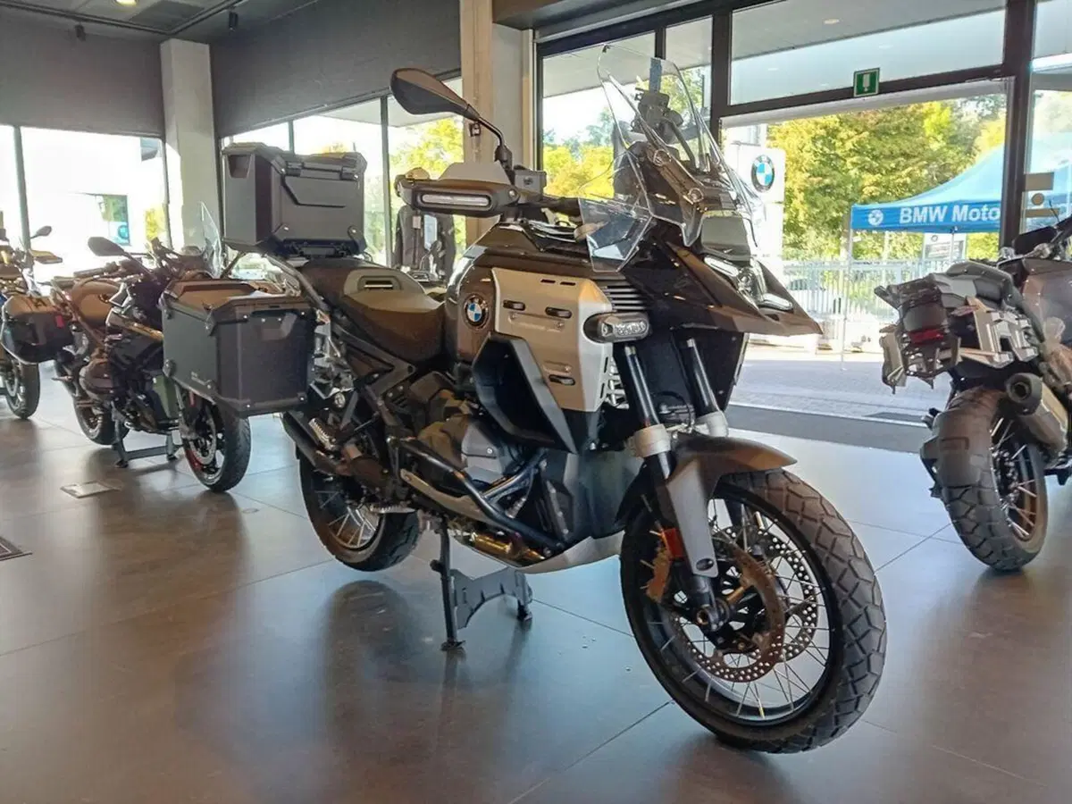 Bmw R 1300 GS Adventure Triple Black (2025 - 26) (3)