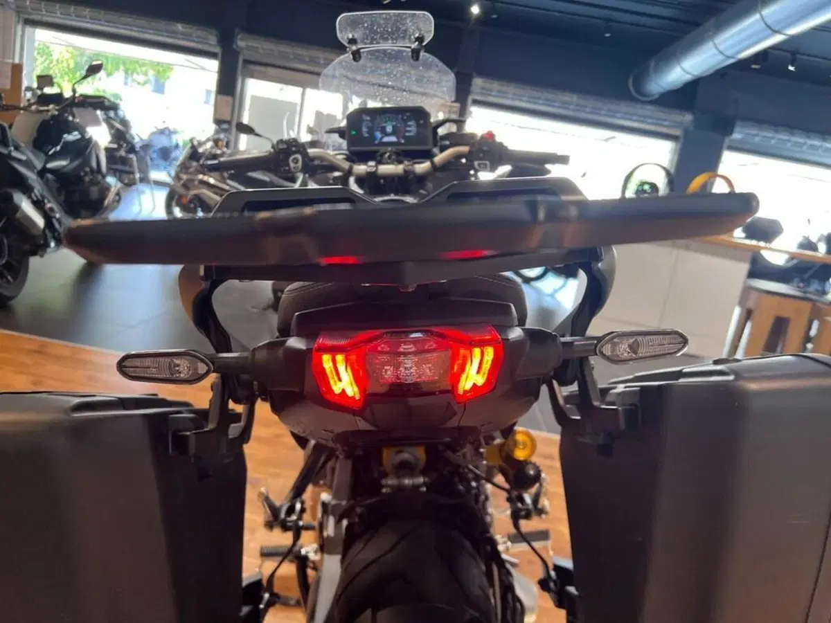 Yamaha Niken 890 GT (2023 - 26) (10)