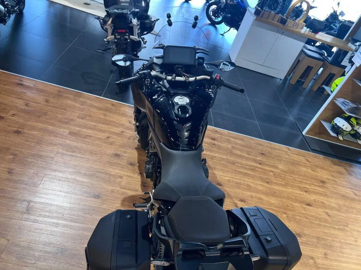 Yamaha Niken 890 GT (2023 - 26) (7)